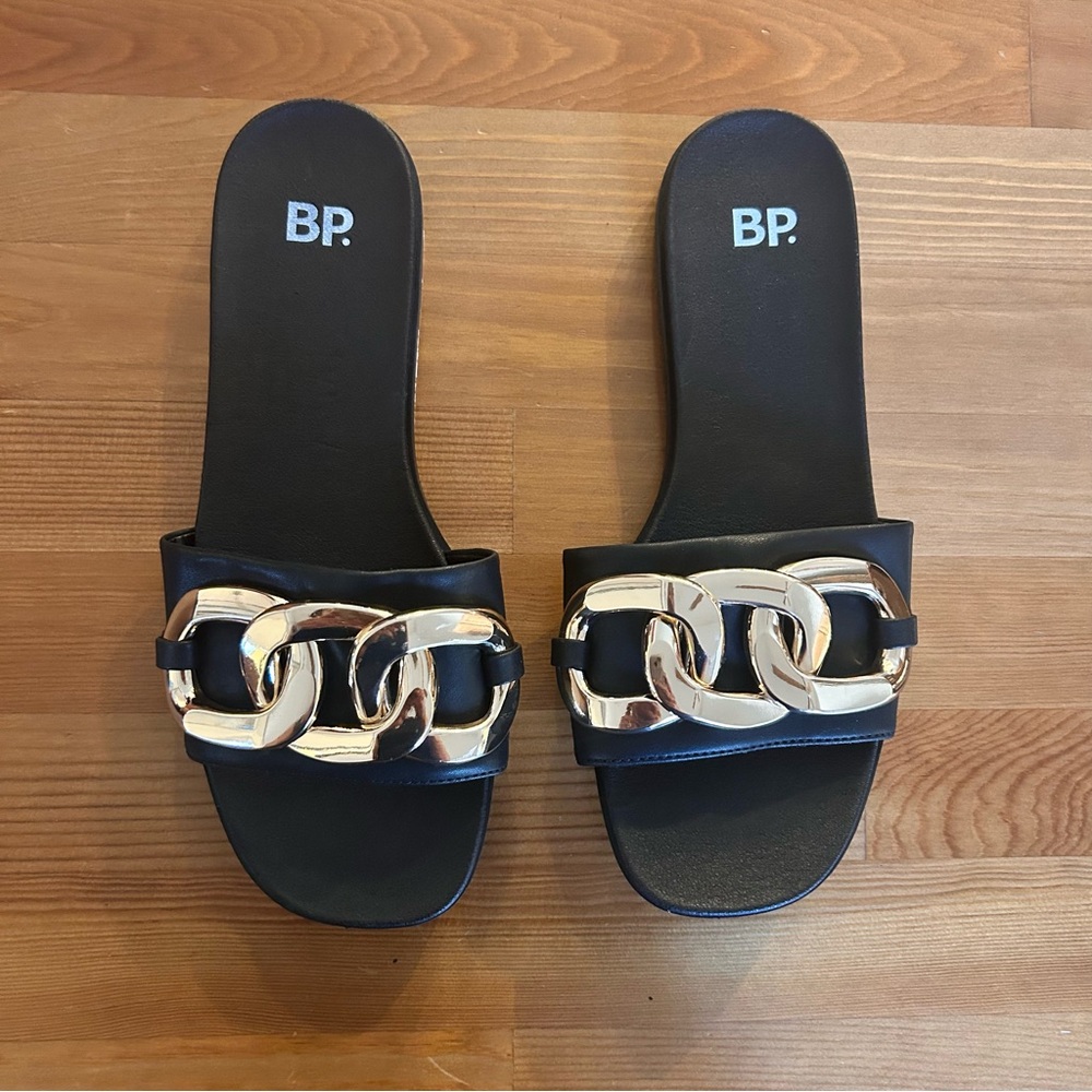 BP Serrafina Black Slides with Bulky Gold Chain
